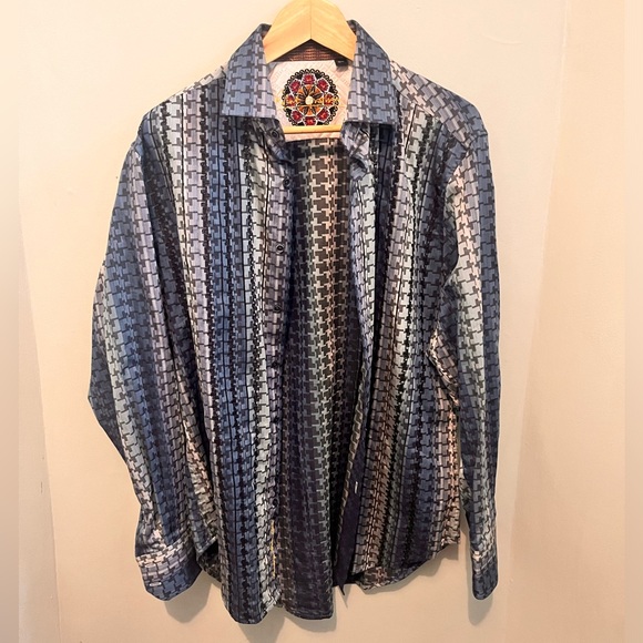 Robert Graham - Men’s Medium - Blue and White - 100% Cotton - Button Up Shirt - Picture 3 of 16